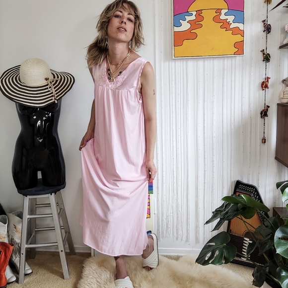 Vintage Pink Nightgown Lingerie - Picture 9 of 12